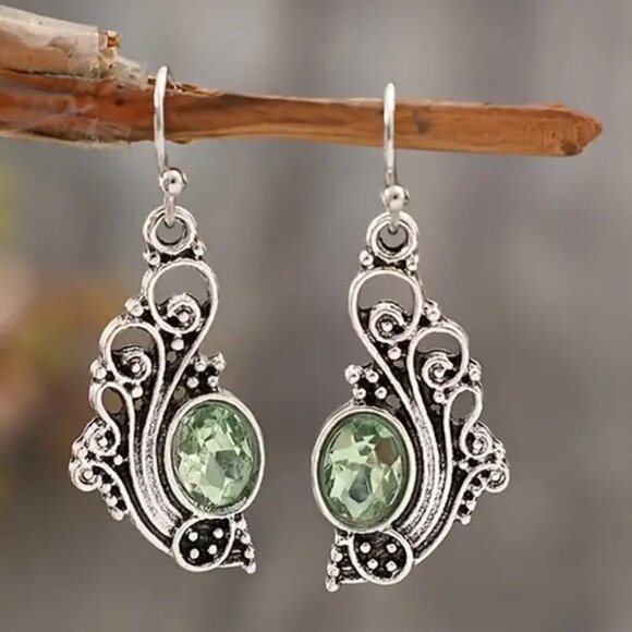 Final Price New  Silvery Filigree Vintage Style Earrings -Green Stone Silver - Picture 2 of 3